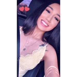 Meet your Posher, Dominique